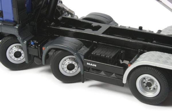 MAN TGS 4-axle Tipper with Halfpipe Body