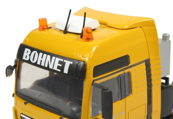 MAN TGX XXL with Goldhofer Drop-Centre Trailer