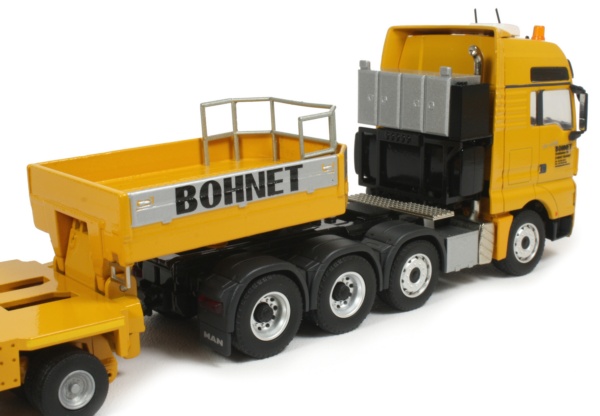 MAN TGX XXL with Goldhofer Drop-Centre Trailer