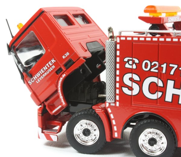 Actros 8x4 with Brechtel Recovery Body
