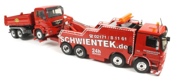 Actros 8x4 with Brechtel Recovery Body