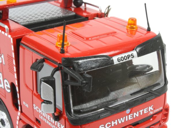 Actros 8x4 with Brechtel Recovery Body