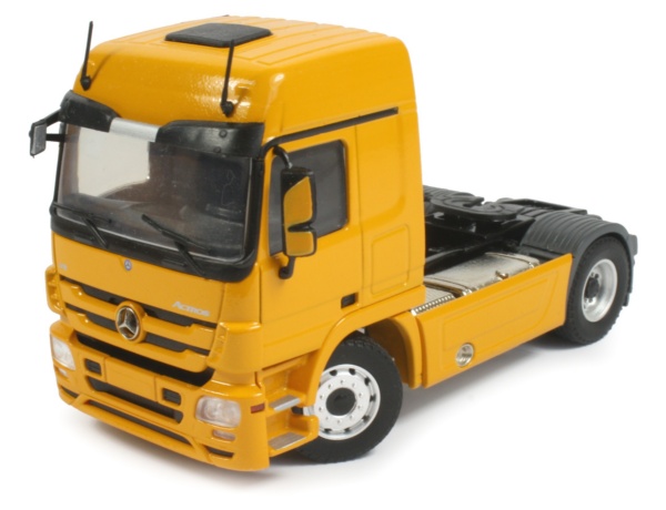 Actros Tractor with 3-axle Box Trailer