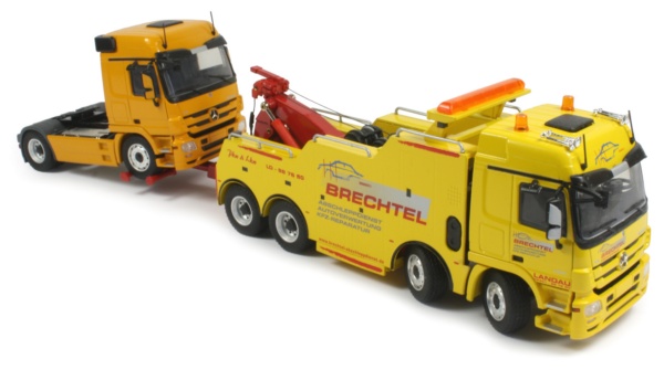 Actros MP3 with Brechtel recovery body