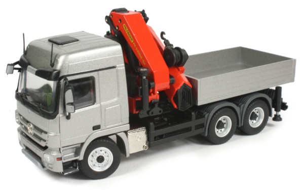 Actros truck with Palfinger PK53002-SH crane