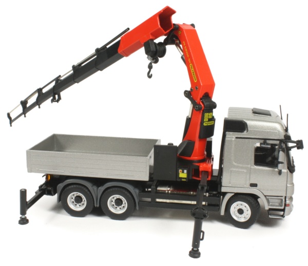 Actros truck with Palfinger PK53002-SH crane