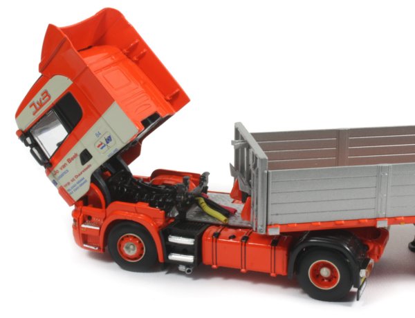 Scania R with 4-axle Brick Truck