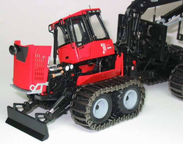 Valmet 890 forwarder