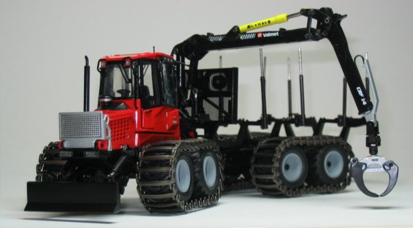 Valmet 890 forwarder