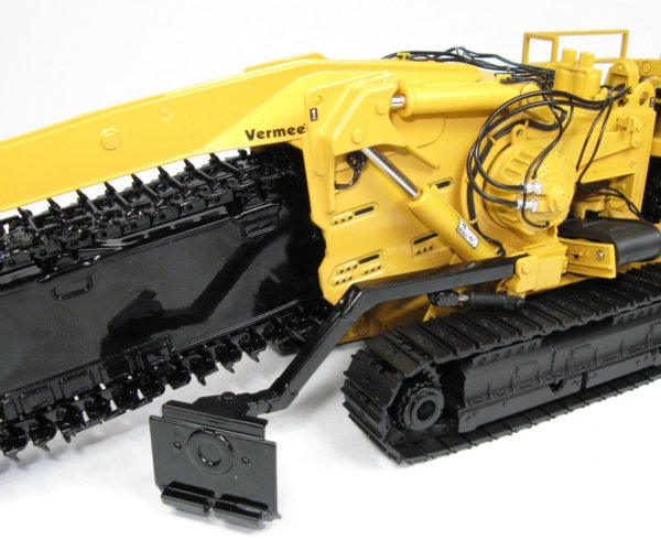 Vermeer T1255 Commander 3 with Hydrostatic Trencher Attachment
