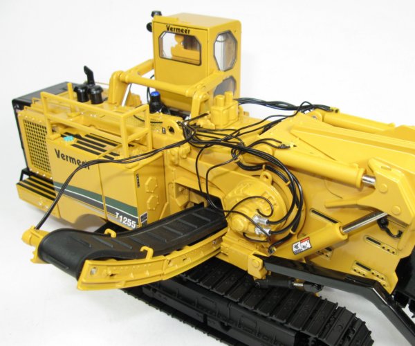 Miniature Construction World - Vermeer T1255 Hydrostatic