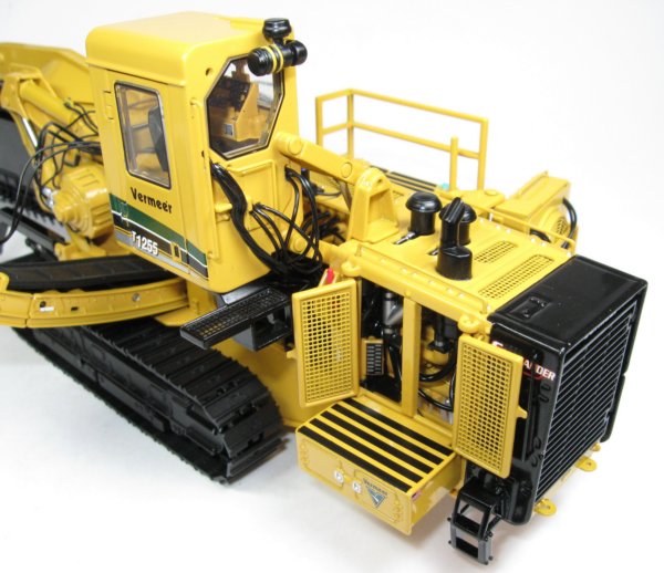 Vermeer T1255 Commander 3 with Hydrostatic Trencher Attachment