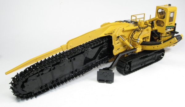 Vermeer T1255 Commander 3 with Hydrostatic Trencher Attachment