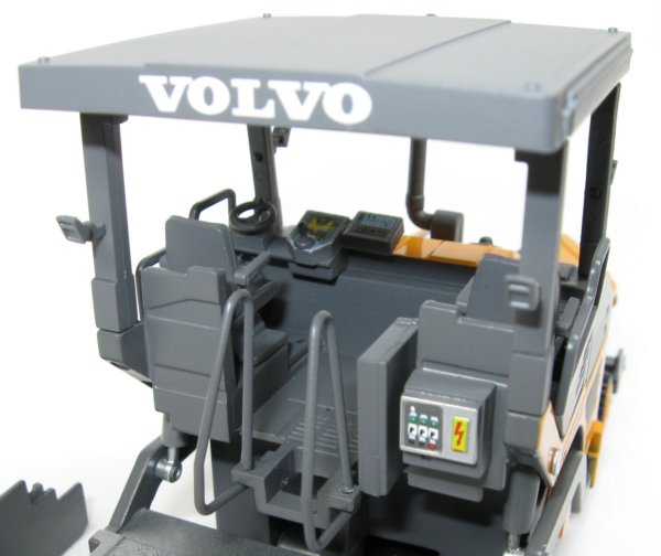 Volvo ABG6870 Wheeled Paver