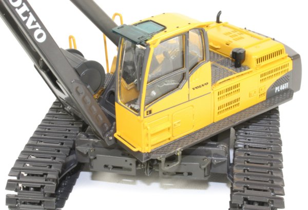 Volvo PL4611 Pipe Layer