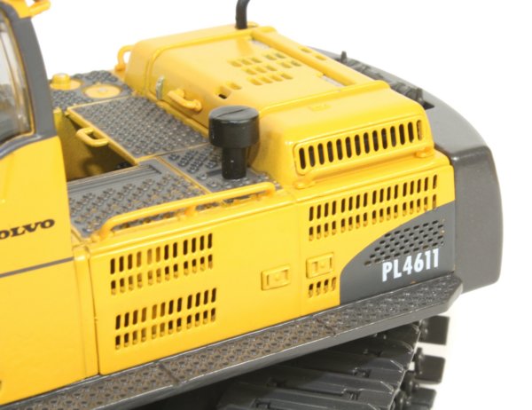 Volvo PL4611 Pipe Layer