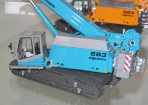 HD683 crane