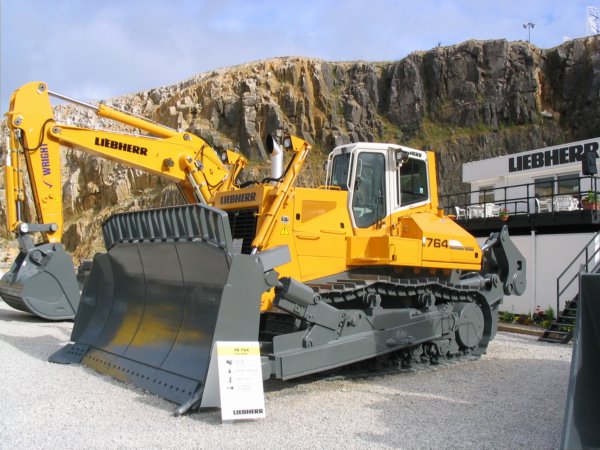 Liebherr PR764