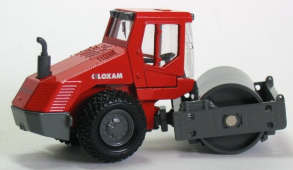 Bomag roller in Loxam livery