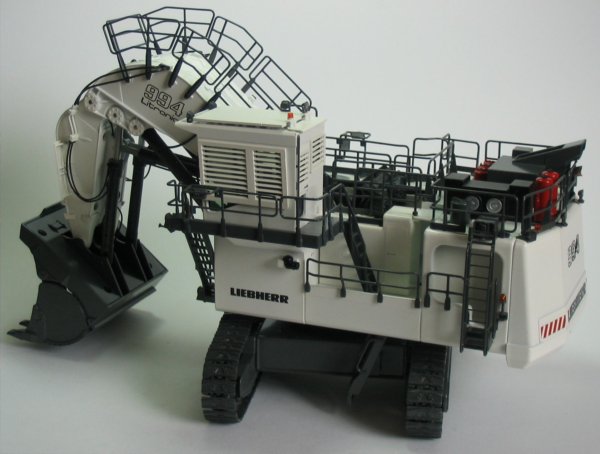 Liebherr R994B